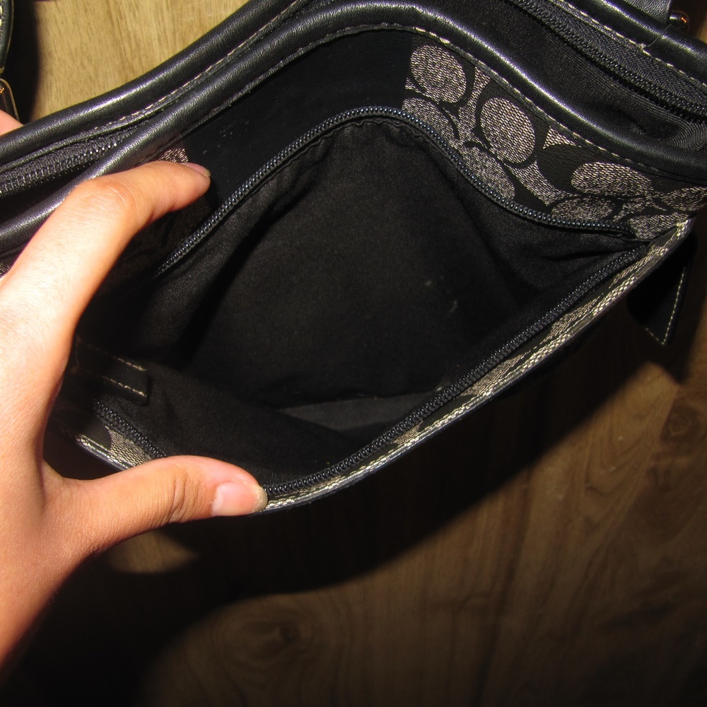 Purse - Picture 3 of 6